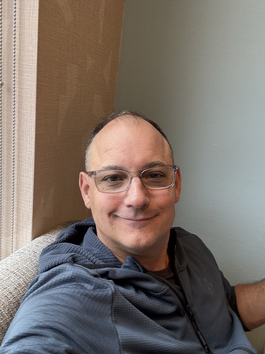 vincelindy's tweet photo. @michelleo_21mil Go Michelle!  
I like your $Bitcoin necklace!  
sincerely 
#BitcoinColonel https://t.co/gdkc9iL5yV