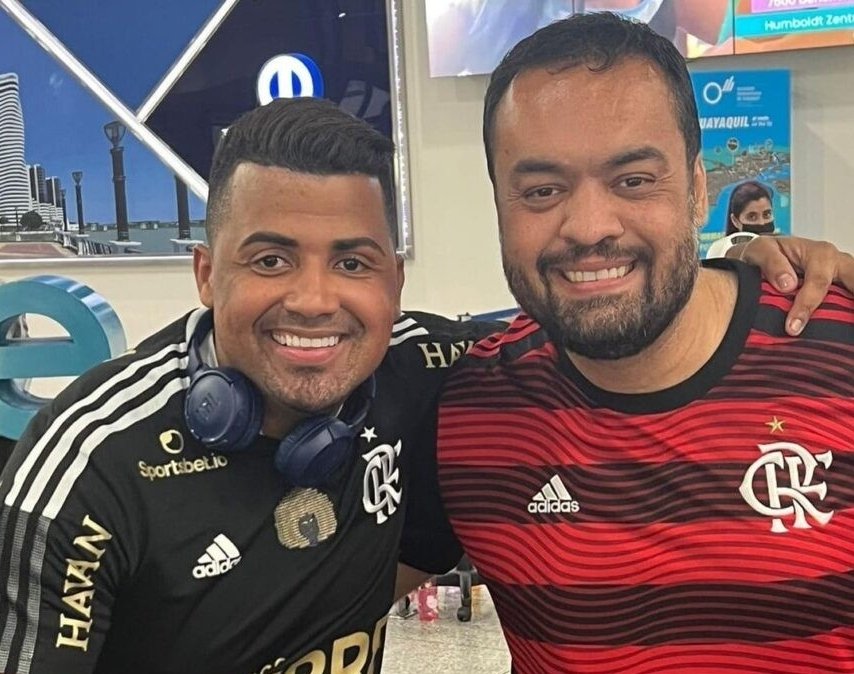 <a href="/claudiocastroRJ/">Cláudio Castro</a> Governador, um deputado do seu grupo político foi preso por ser o fornecedor de armas do Comando Vermelho. Hoje, quatro policiais foram mortos e a população está em pânico. Como vc quer nos convencer de que está fazendo um bom trabalho?