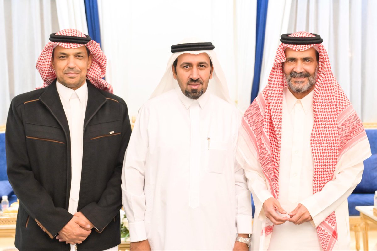 شرفني هذا اليوم في منزلي رجل الأعمال خلف هوصان العتيبي <a href="/ben_housan/">خلف بن هوصان العتيبي</a> والدكتور عبدالله الحلافي <a href="/alhalafi1/">د. عبدالله الحلافي</a> وكانت لحظات عامرة بالود والحديث الجميل