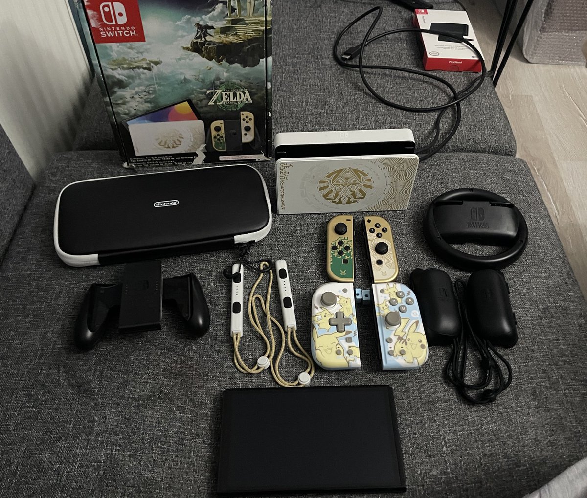 Zeldayı bitirdiğime göre seni satabilirim. Pikachu padli oled, çipli Nintendo kim almak ister 🫠