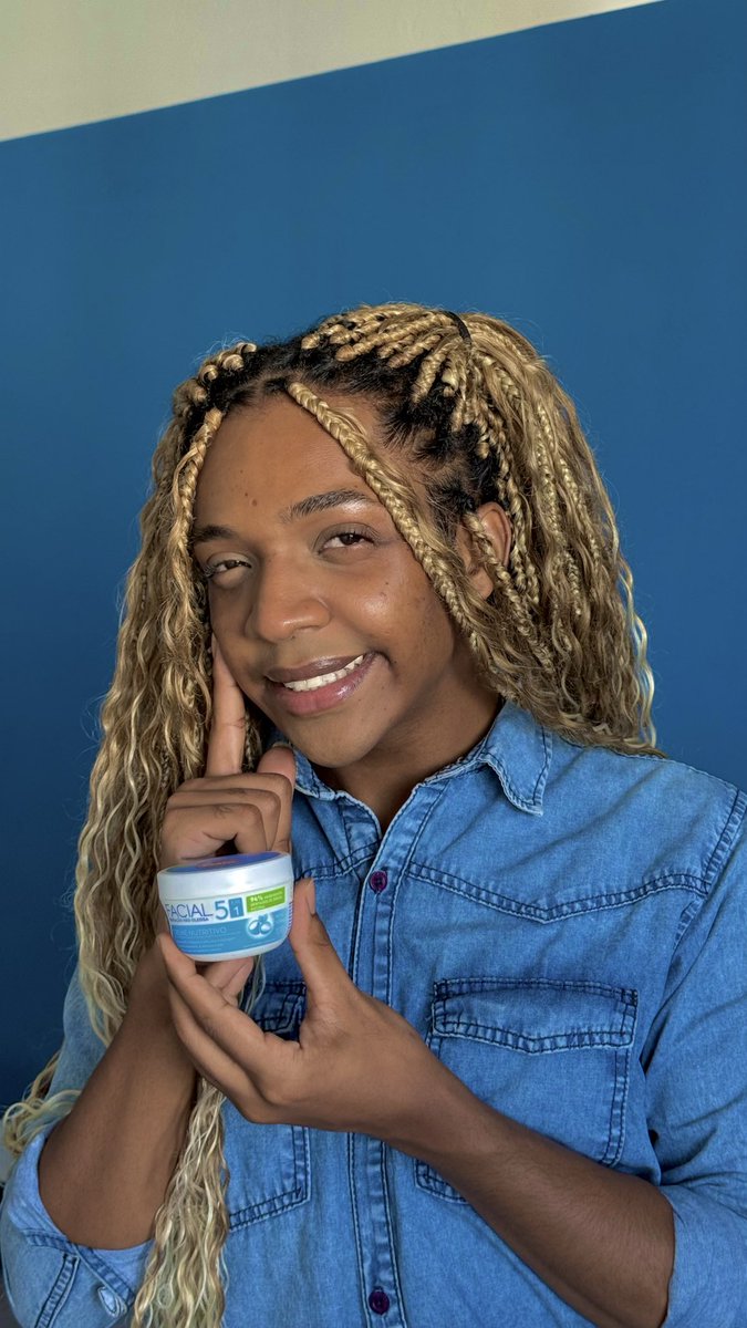 gente, acabei de postar uma publi com a <a href="/NIVEABRASIL/">NIVEA Brasil</a> 😭

tô muito chique!!! quem puder ir da uma olhadinha no tik tok e no instagram vou agradecer demais! 💙