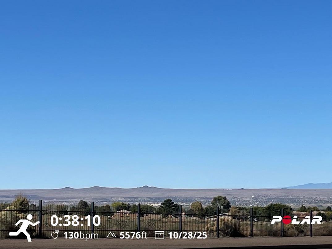 Howtobefit's tweet image. Those Three Sisters Volcanoes here in Albuquerque actually have two other sisters to their right. They can&apos;t help it if they didn&apos;t grow as big!
