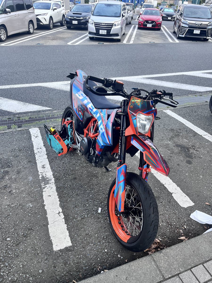 Bacyo690's tweet photo. 集合時間の1時間半前に着く奴 https://t.co/uuVcgkvmUF