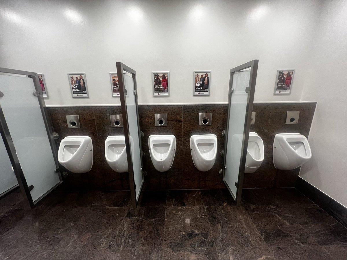 fag_tips's tweet image. pissing all by yourself handsome