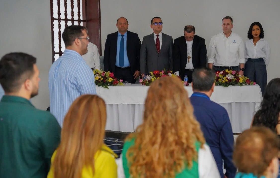 URestitucion's tweet photo. La Dirección Territorial de Norte de Santander de la #URT participó en los 🗣️’Diálogos Jurídicos Municipales’ organizados por la Agencia Nacional de Defensa Jurídica del Estado, con el fin de prevenir el daño antijurídico y fortalecer las capacidades legales de las entidades públicas. 

👉🏼En este espacio se analizaron casos de responsabilidad del Estado y las consecuencias de fallos como la sentencia de la Corte IDH sobre el Pueblo Indígena U’wa contra Colombia.