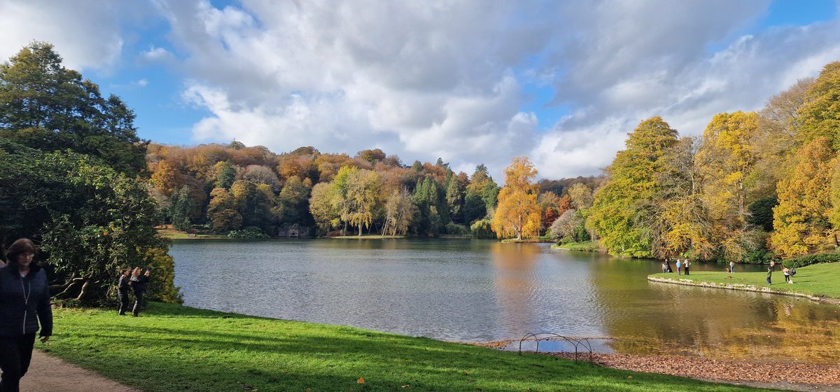 Nice afternoon at <a href="/ntstourhead/">Stourhead</a> today seing the autumn colours.
#Autumn 
#Autumncolours 
#Nationaltrust 
#Srourhead