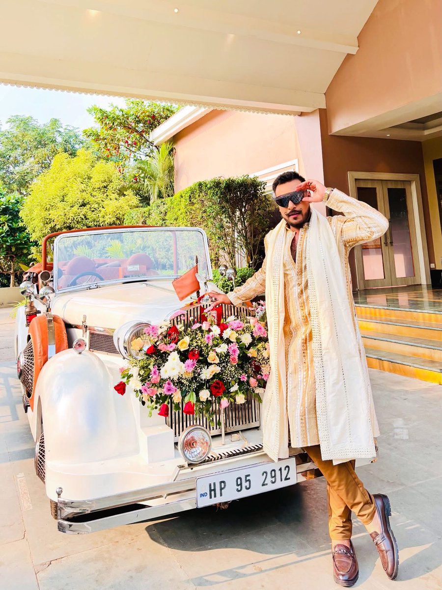 ankitshaw22's tweet photo. “Royal wheels, filmy feels — baraat mode: ON!
Baraat on wheels, vintage feels, and Bollywood reels.
This baraat lasted for 3 hours non stop. 
.
And Phew !! What a vibe amidst Sea and wind breeze 🌊
#MrTalkative🇮🇳 
.
#BaraatOnWheels #VintageVibes #BollywoodSwag #GroomGoals https://t.co/YNdwiUaoCb