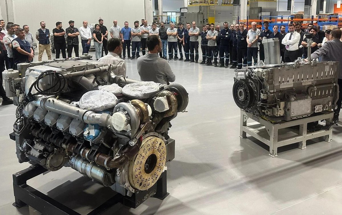 TurkishCentury's tweet image. MUSLIM ENGINEERING ☪️ -- 💪 Just as important as the new #Altay tank itself is what's tucked away at its "heart". Designed by #BMCPower, Türkiye's 27,300cc #BATU turbo-diesel engine delivers 1,500hp of power, allowing 65-tons of steel to handle like a sports car. 🇹🇷