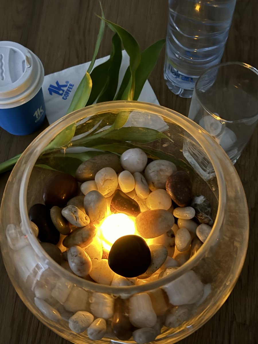 ོ ... 🕊️

#تذاكر _السفر ✨
غادرت من ذاتي إلى ذاتك  بتذاكر الصدق والوضوح و الأمل على متن رحله تحلق بالشوق ولهفه الروح لنورها 
وكانت آخر الرحلات عودتي إلى ذاتي على جناح الخذلان
#لابأس
ايا يكن تجاربك في الحياه لا تنطفيء وتأكد أن غياب القمر لا يمنع ضياء الشمس من الإشراق 
#غيث 
🍃