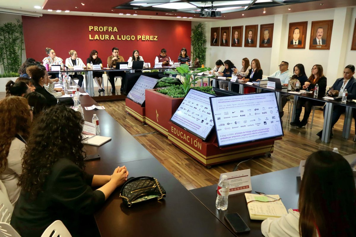 SEPHidalgo's tweet image. Se realizó la 3ª reunión de trabajo con las #UIIMH de los OPD, en la cual se revisaron propuestas en materia de perspectiva de género, se estableció la agenda para los 16 Días de Activismo contra la Violencia de Género y se impartió capacitación en Protocolo Cero para fortalecer…