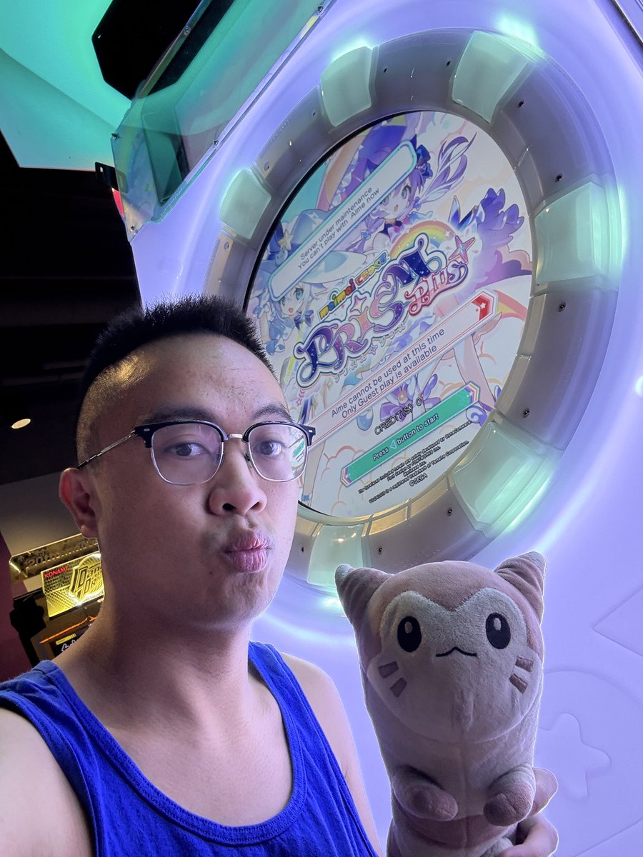 MaxxC!lantro tweet media