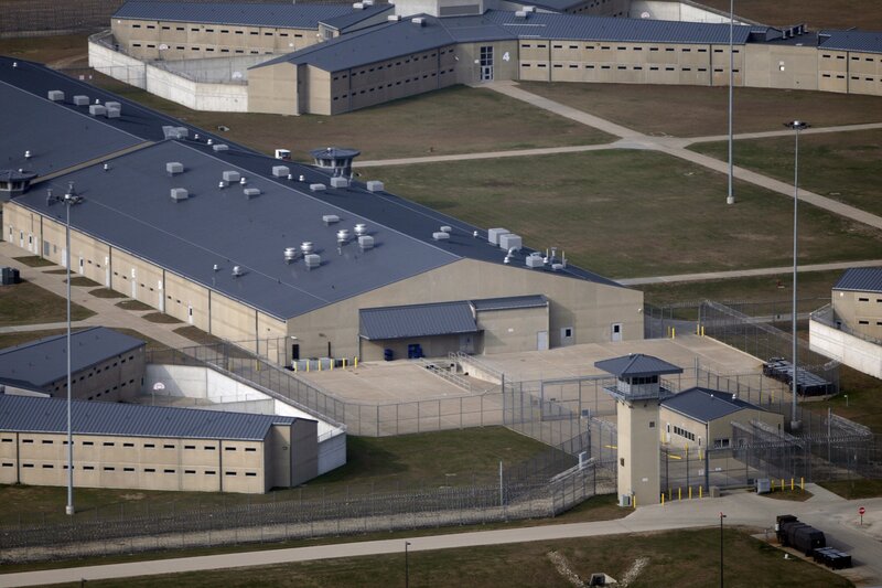 It's not news that there are problems in America's prisons, including mass incarceration and forced labor, but another crisis in those same prisons doesn't always garner the same attention: the number of correctional officers dying by suicide. law360.com/access-to-just…