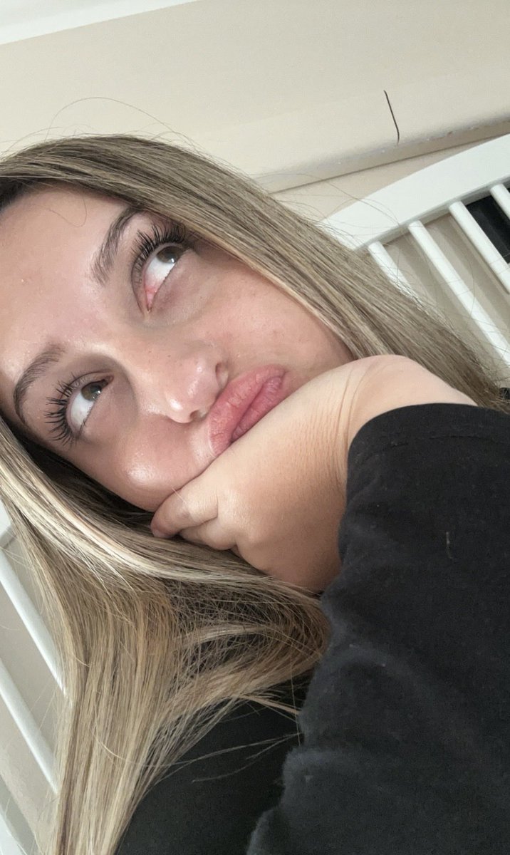 sofimuraca's tweet image. auguratemi buona fortuna per diritto grz