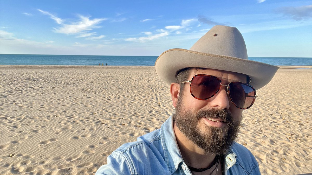 jareddeckmusic's tweet image. Great Lakes dates!
Tue — South Bend, IN
Wed — Ann Arbor, MI w @mikevial 
Thur — Goshen, IN 

#troubadour #travelingmusician #ontour #jareddeck #jareddeckmusic #singersongwriter #americanamusic #folkmusic #findyourfolk #midamericana