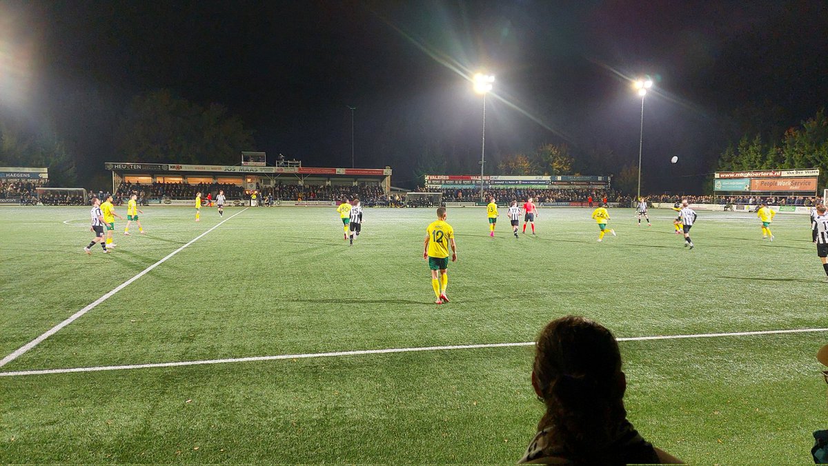 Bekervoetbal in Gemert. Fortuna had het 90+6 minuten lastig met derde divisonist VV Gemert, maar gaat toch door naar de 2e ronde. 
De thuisploeg vergat zichzelf te belonen met een doelpunt op een volgepakt Sportpark Molenhoek. #knvbbeker