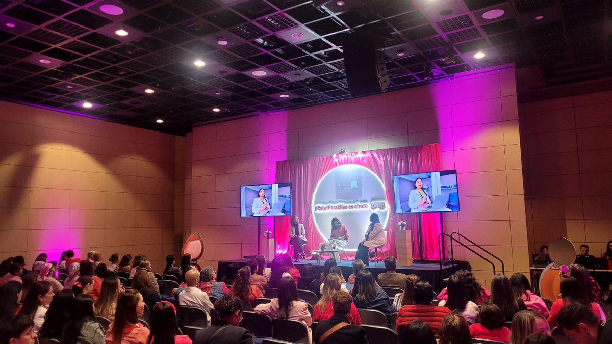 Somos aliados de las conexiones que realmente importan: las humanas.

Hoy estamos presentes en el RosaFest, un encuentro que celebra la salud y el bienestar a través de la campaña #EstarParaEllas, porque cuidarnos y apoyar la prevención también nos conecta.