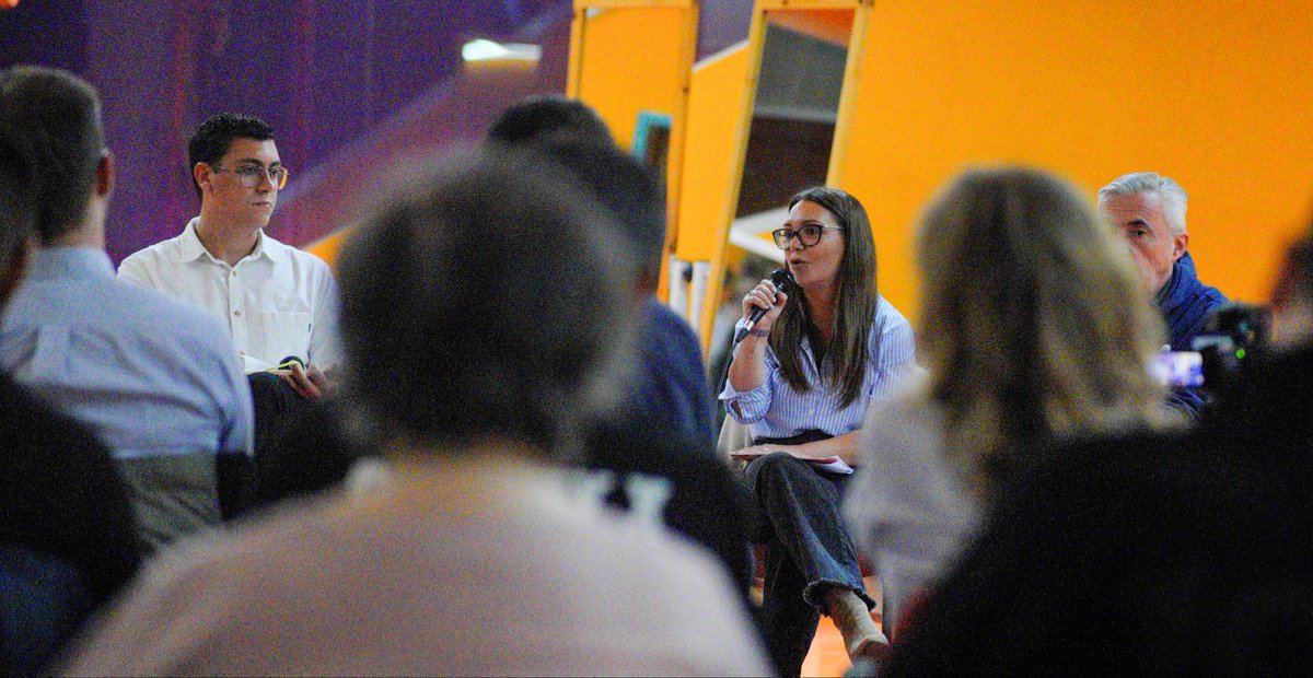 AidaCast's tweet image. Es un placer recibir en Rivas a quienes luchan por sus barrios. La IU que necesitamos para el Madrid que queremos avanza. Una candidatura municipalista, que escucha y cuida. 

Gracias por elegir esta ciudad como punto de partida para soñar desde lo colectivo la IU que merecemos.