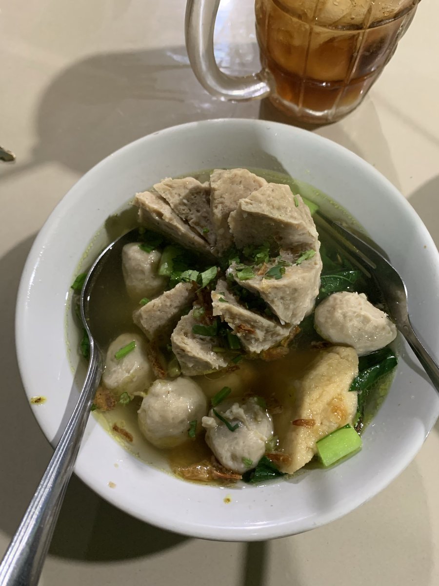 emjexvr's tweet photo. nyam nyam nyam…🍜🍳🍱🥗🍖🍕 https://t.co/e3qyS37Kml