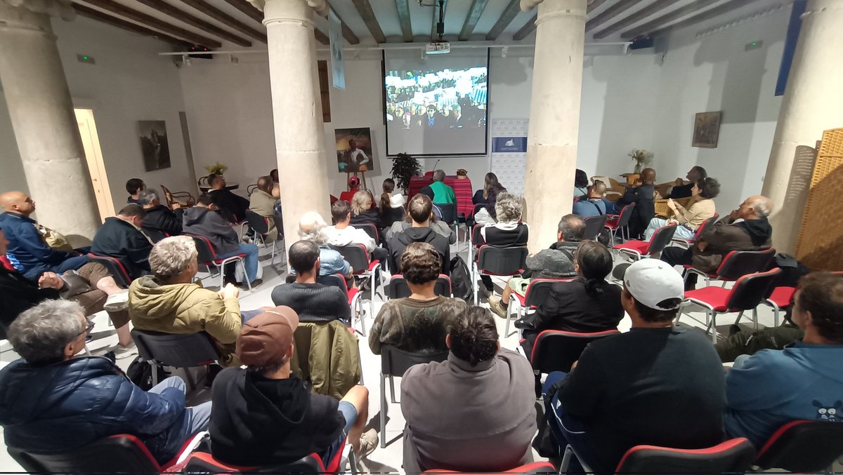 joanplanasp's tweet photo. Unidos y  esperanzados, seguimos en directo la ceremonia final atreverse a la paz
#CasadelaSolidaritat
#Amigosdelacalle
@santegidio_ES
#BCN #Roma 
#osarelapace
#daringpeace https://t.co/BXMuYR9t5J