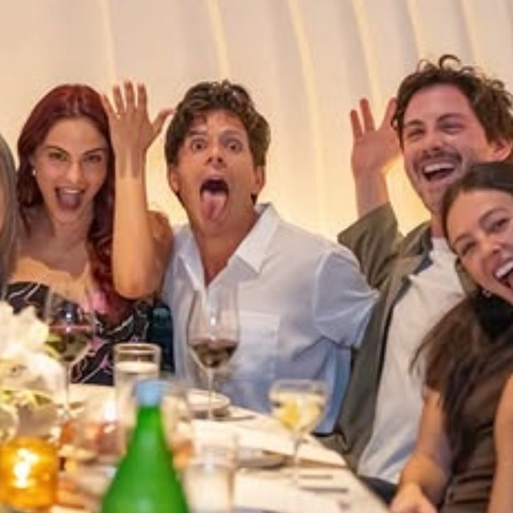 yellow robe smith tweet media