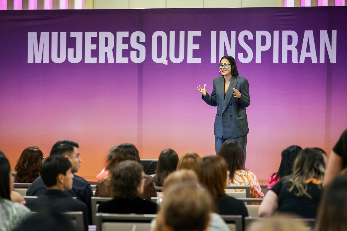 “Sí es posible construir un mundo distinto.”
Con esa convicción, Renata Reyes inspiró a más de 700 mujeres en Monterrey a romper estereotipos y fortalecer la sororidad.
#RenataReyes #MujeresQueInspiran #EmpoderamientoFemenino #Igualdad sufragio.org/2025/10/renata…