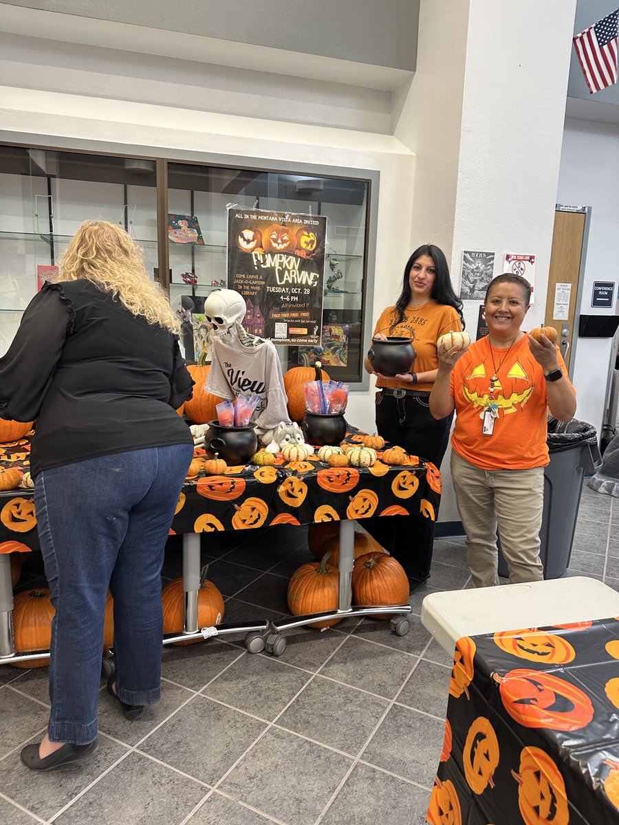 MveLibrary's tweet image. Library community pumpkin activity! @EDiaz_EMMS @LobosLibrary