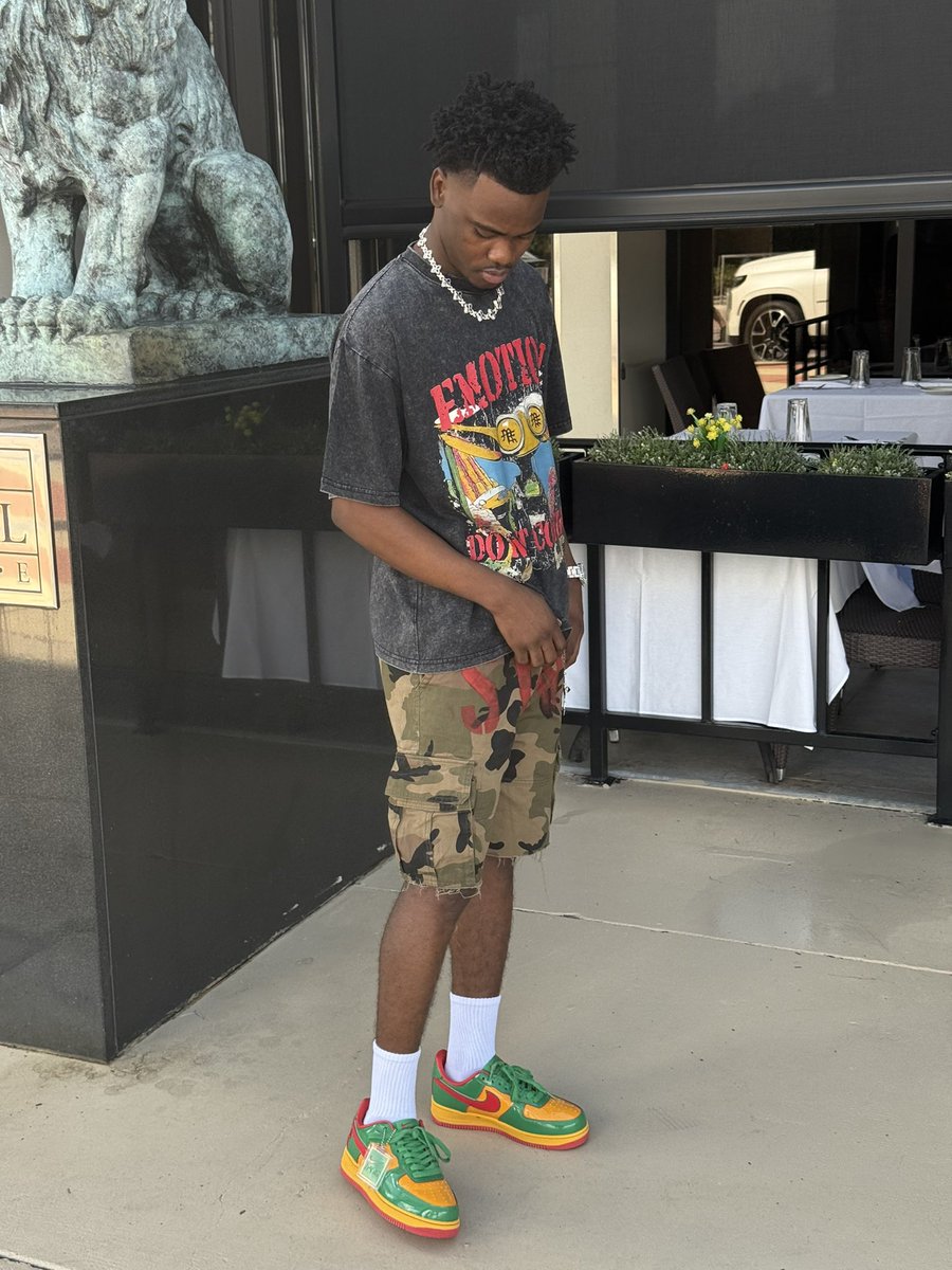 RichardsonDest8's tweet photo. Stay you.
#exploire #viral #outfit https://t.co/SNZHfWgUIa