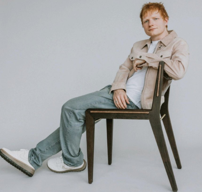 EdSheeranBrCom's tweet image. Novas fotos de Ed para a revista @esquiremx 🩷

📸 Santiago Ruiseñor
