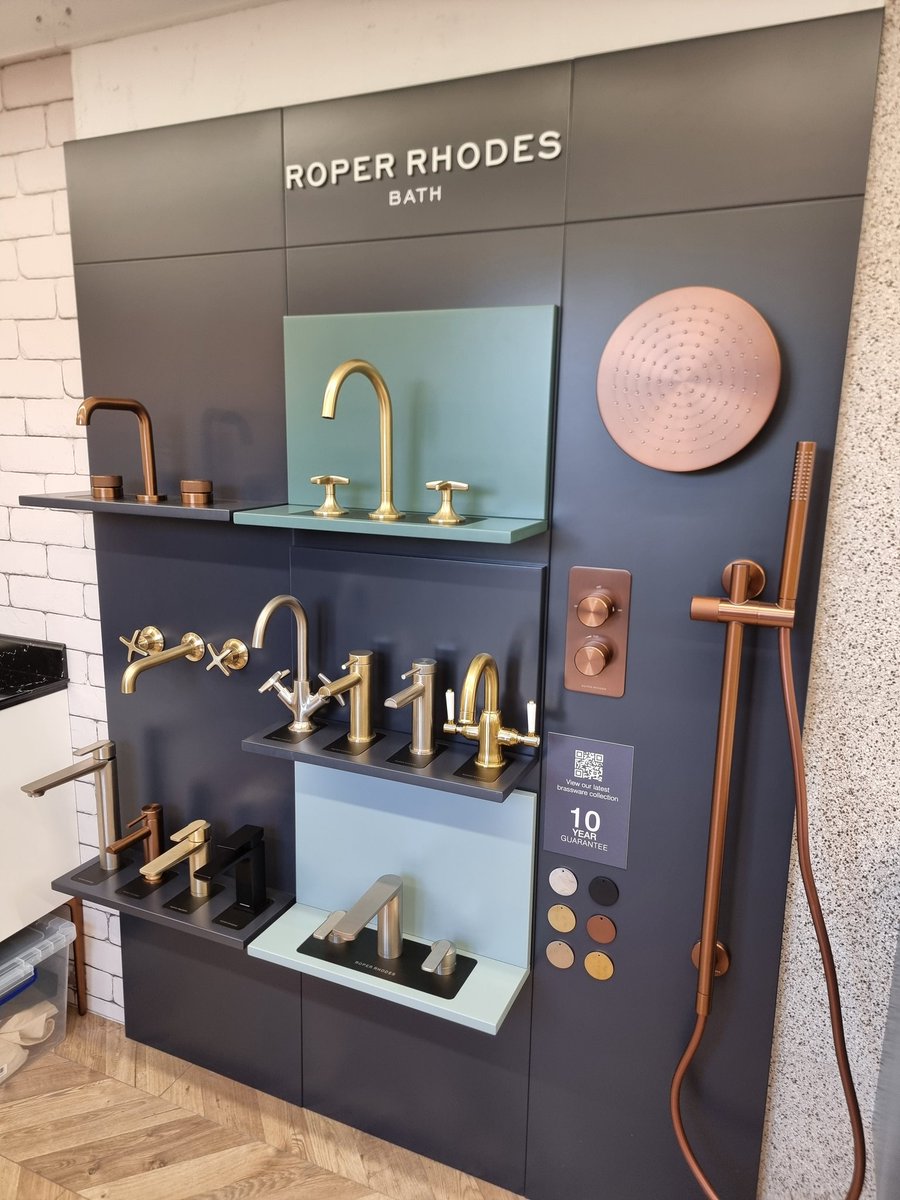 FABathShowroom's tweet image. A visit from the @roperrhodesltd display van seeing their stunning new products! 😍 #roperrhodes #inspiration #interiorstyling #home #bathroom
