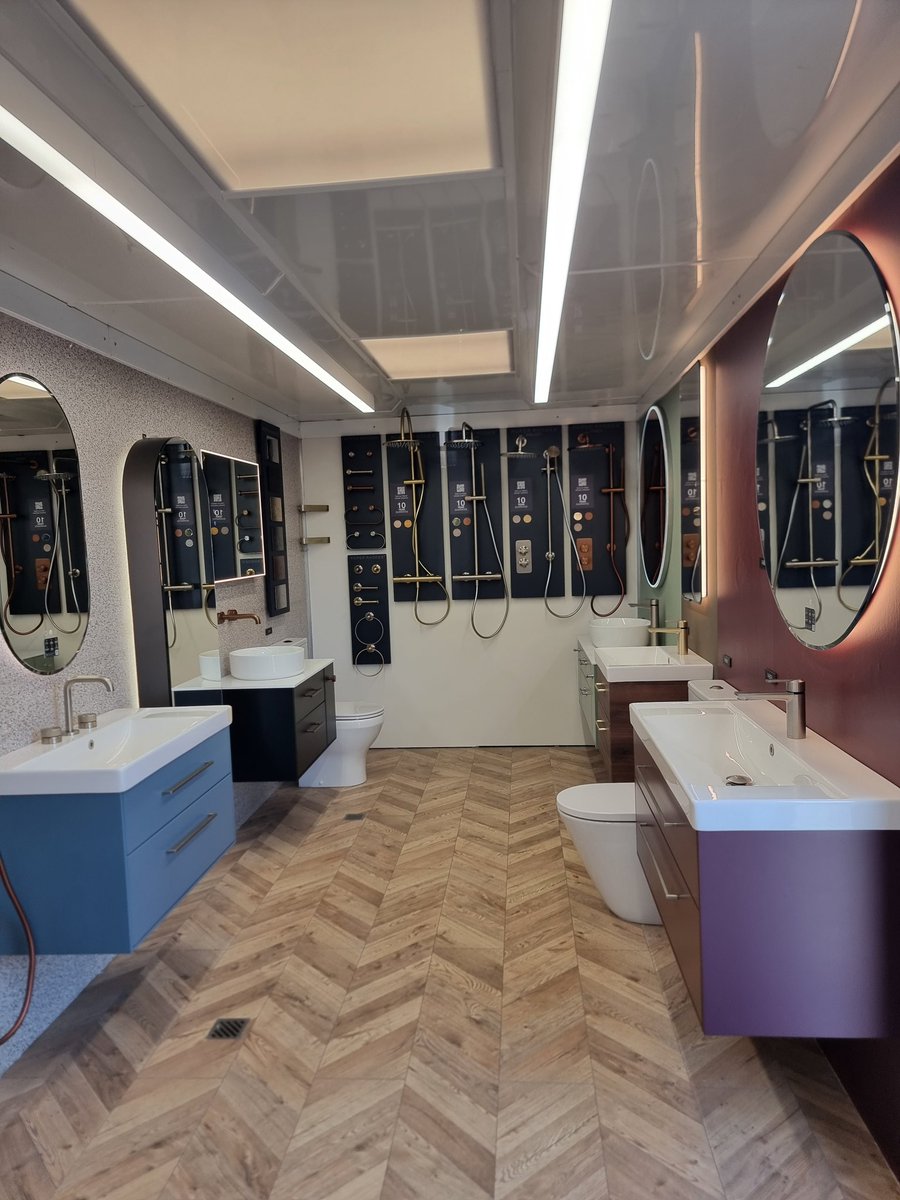 FABathShowroom's tweet image. A visit from the @roperrhodesltd display van seeing their stunning new products! 😍 #roperrhodes #inspiration #interiorstyling #home #bathroom