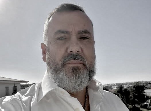 Pedro Nuno Marques Manata e Silva

O GNR morto hoje.

As caras dos heróis têm sim que ser vistas.