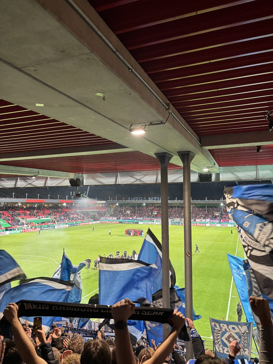 Hab mich dafür entschieden hinzugehen. Ich liebe euch, liebe HSV-Familie. Kommt alle gut zu Hause an :)