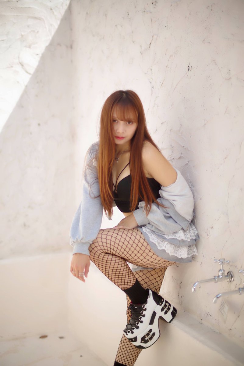 kentukej's tweet photo. a cute girl was standing in outdoor showroom
#宵伽うゆ @uyu_yoitogi #おはうゆ
#自主企画
#西麻布 #studio_debbies 2025.09.27
#pentax_k1mk2 #pentax_da55 #Godox #x2tp #tt350p #GR3 https://t.co/eHLccPN2nj