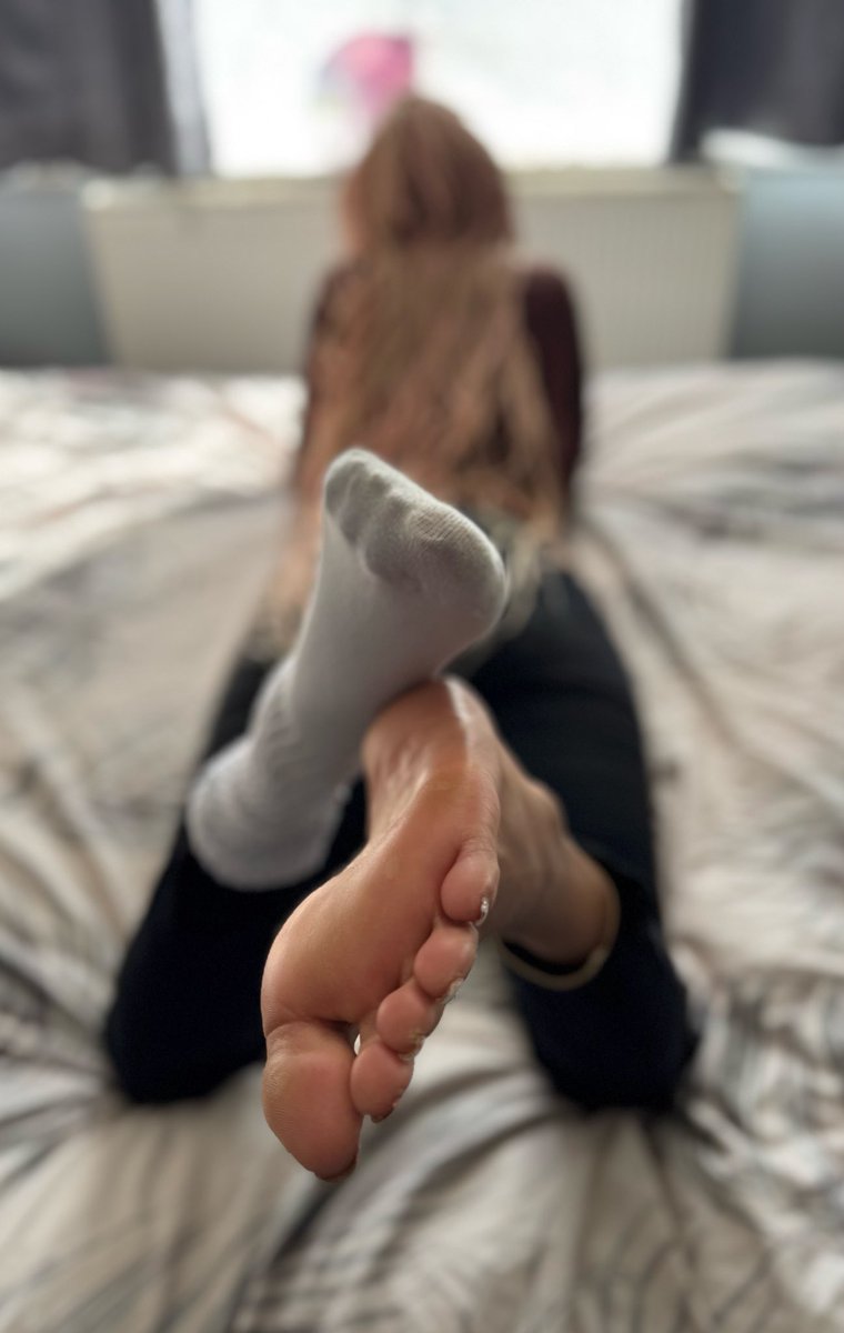 Are you worshiping MILF toes on Toesday