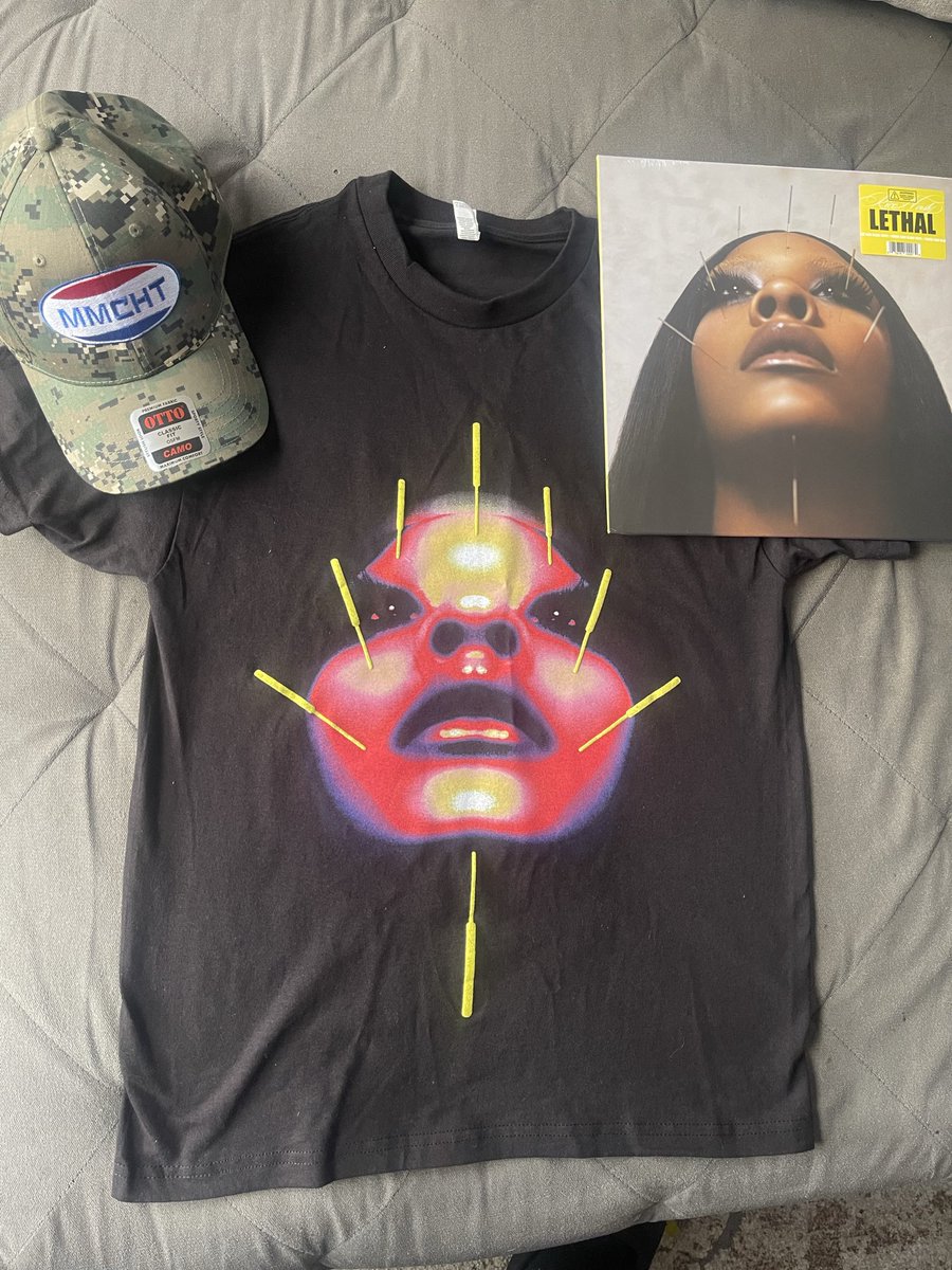 Traptized's tweet image. I got a one of 100 item??? 
Am I stamped?? Been here since poppin and ain’t stopping come back to Detroit🔥❤️