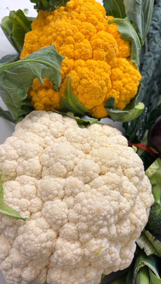 What have you done today, what will you do tomorrow that will help you feel good about yourself? Take a walk. Try a new plant-based recipe. Hand-write a card to someone. Exercise. Enjoy some down time. Get vaccinated [please]. Just wondering what you're doing
Gorgeous cauliflower
