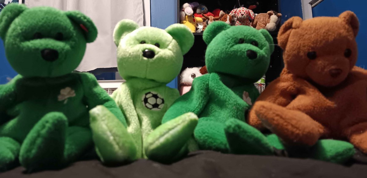 Next we have Team Puffles vs Team Brownie