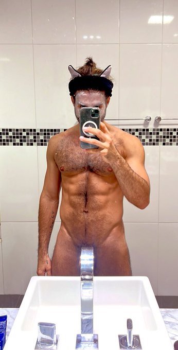 🐱 https://t.co/bzpPj8GkCV