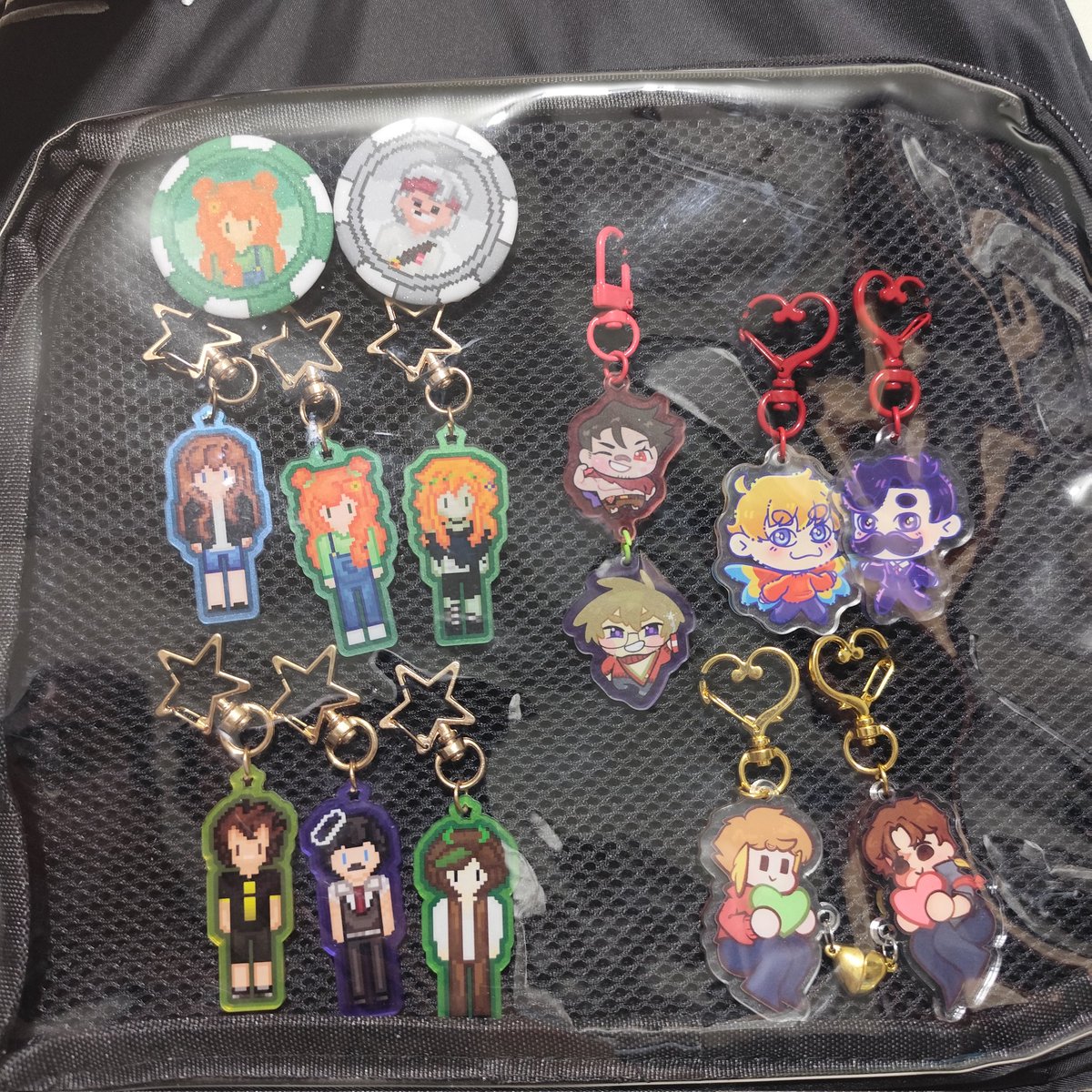 A NEW ADDITION TO THE LIFE SERIES ITABAG!! <3___<3

i honestly can't believe i own merch of random apple, one of my absolute favs... and we are both still stuck in the desert after all this time. 🏜️