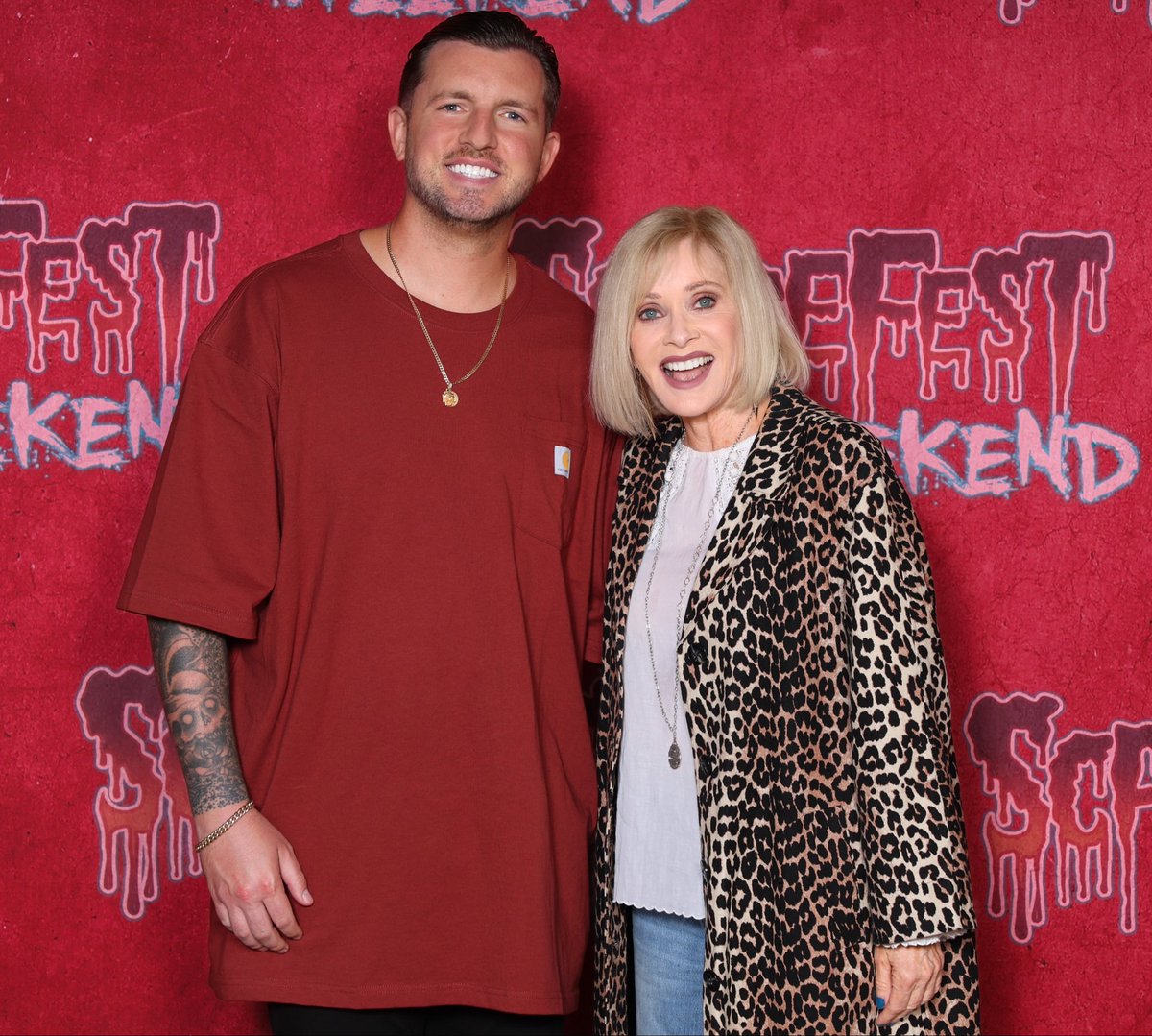 Some encounters remind you why you fell in love with horror in the first place. Meeting Jeffrey Combs, Barbara Crampton &amp; Bruce Abbott was one of those moments 🧪