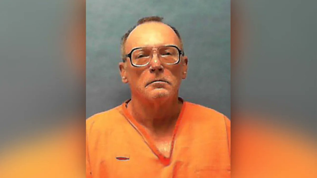 BREAKING: Florida executes Norman Mearle Grim Jr. for the 1998 rape &amp; murder of his neighbor, Cynthia Campbell.

His last meal was fried pork chops, mashed potatoes, &amp; a chocolate milkshake.

Prosecutors say after inviting her over for coffee, Grim beat &amp; stabbed Campbell to