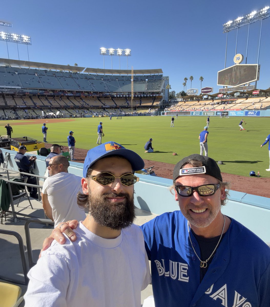 SolJakey's tweet image. Flew my dad out to LA,

To go to the world series and watch the Blue Jays! 

Grateful asf.