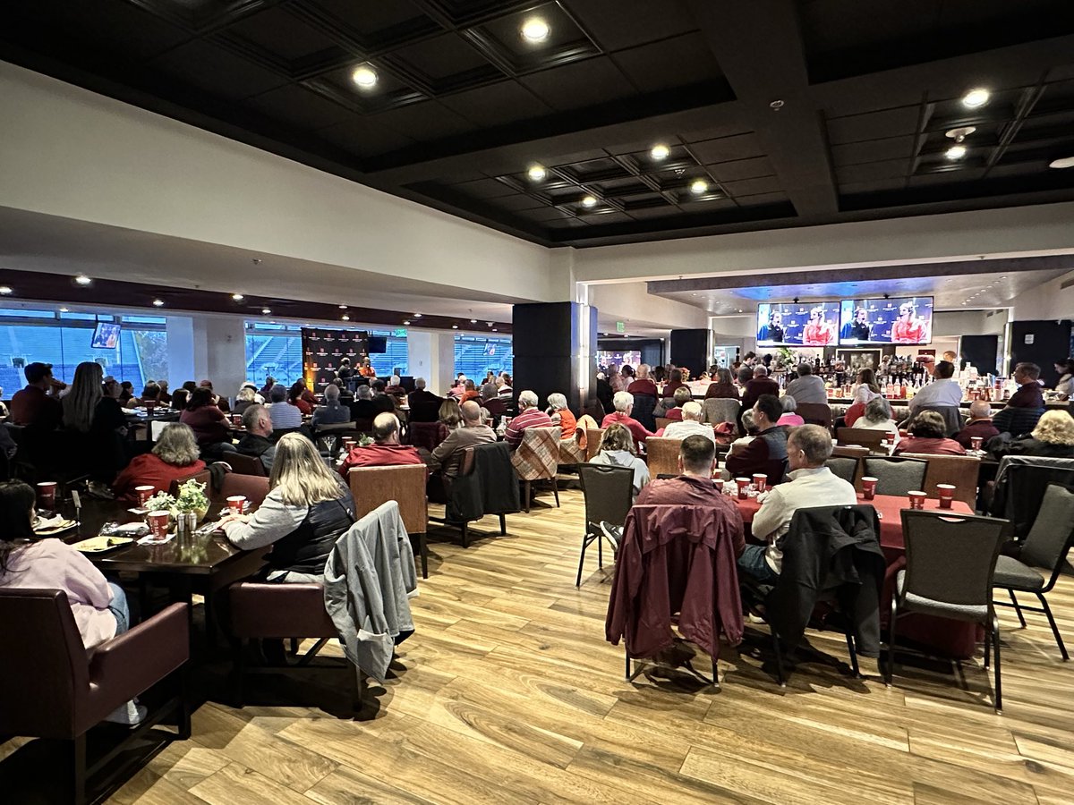 Absolutely packed house at the University Club for the first of Coach Duffy’s <a href="/HokiesAudio/">Virginia Tech Sports Network</a> show this season… special group of loyal <a href="/HokiesWBB/">Virginia Tech Women's Basketball</a> supporters! Fired up for the season ahead 🦃