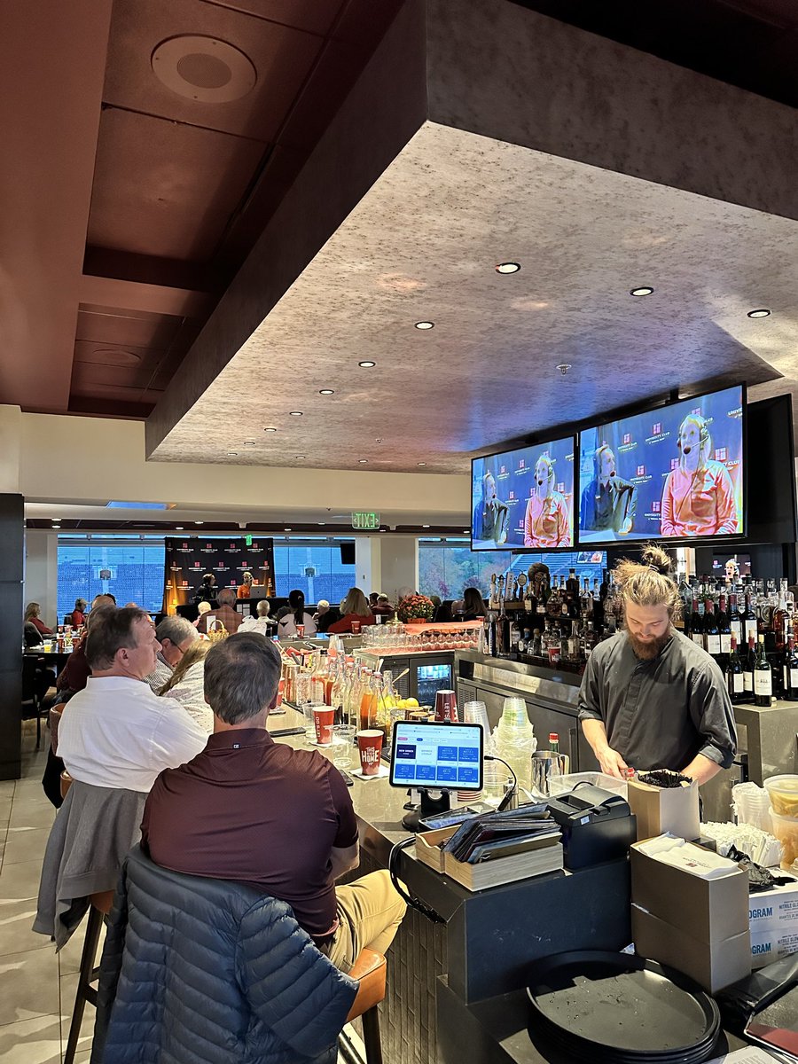 Phil Neslund tweet media