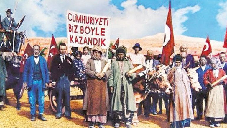 iusosbilens's tweet photo. 29 Ekim Cumhuriyet Bayramı Kutlu Olsun 🇹🇷✨️ https://t.co/7JjNa7Szd1