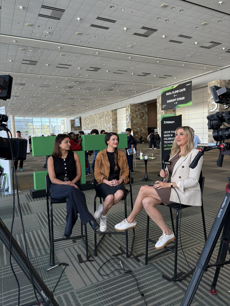 SwayEffect's tweet image. ‘@livekindred’s co-founders Justine Palefsky and Tas Amina behind-the scenes with @cheddar @TechCrunch Disrupt 2025. #TechCrunchDisrupt2025 #TSEClientWork
