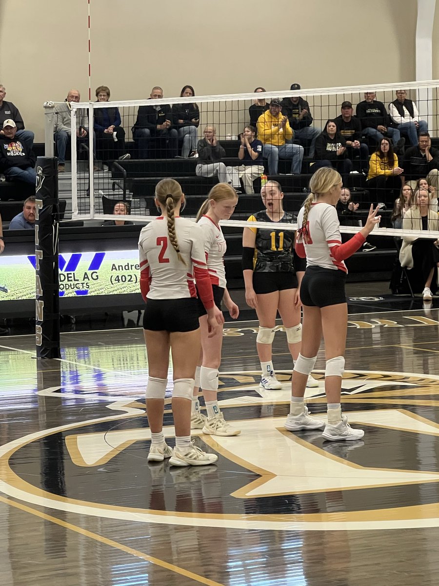 🏐 C2-3 Subdistrict 

🆚 Shelby-Rising City

Set 1: 25 - 21

Huskies lead the match 1-0