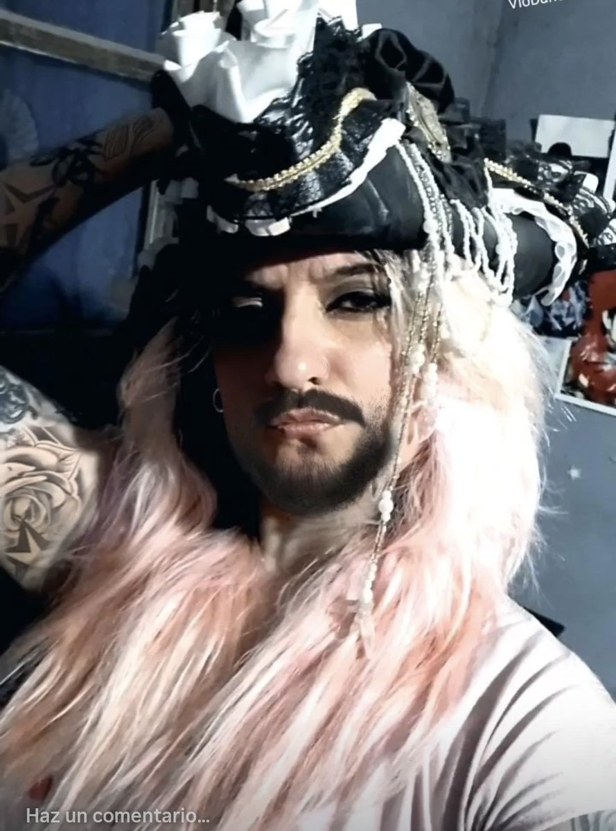 Hey Miss Lepard here!
I haven't a costume for this year, but i find and old pic of me with my pirate hat and my beard filter 🤣
Aye aye!
