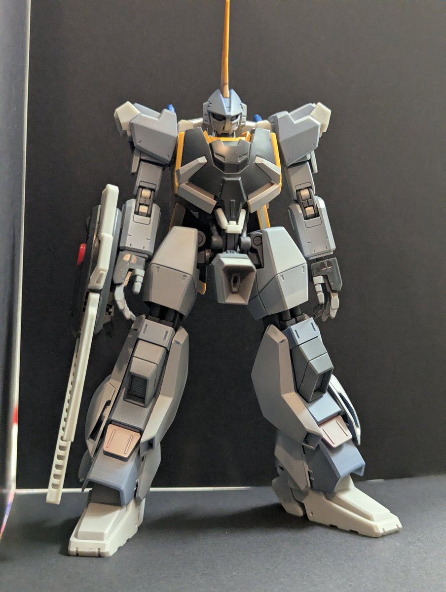 バーザム進捗
肩デザインと胸部下デザインはもうコレで行きます～
あと2ヶ月くらい作り込みたかったけど塗装に移行します～
(*^^*)