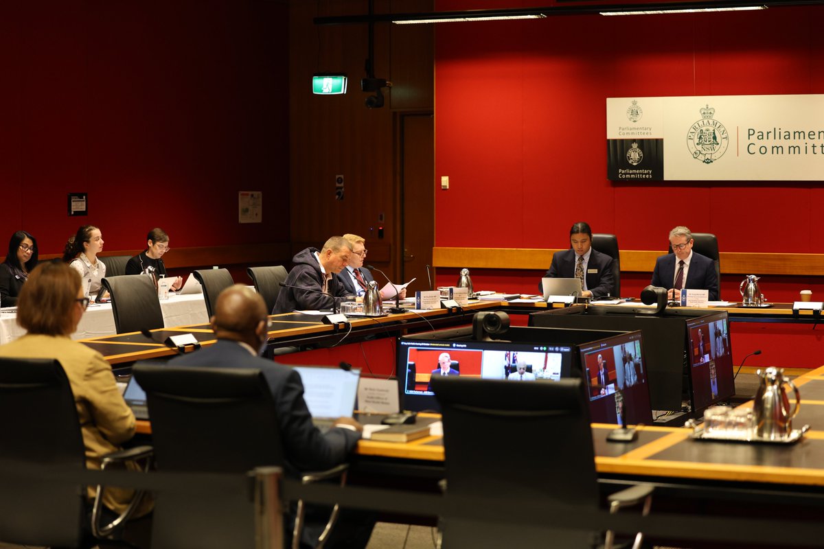 NSWParlLA's tweet image. Today, the Joint Standing Committee on Road Safety will hold a public hearing for its inquiry into interventions to reduce road trauma in regional NSW caused by speeding, fatigue, drink and drug driving.  
 
Watch live: parliament.nsw.gov.au/Pages/webcasts…

Witnesses include:  
🟩 Audit…